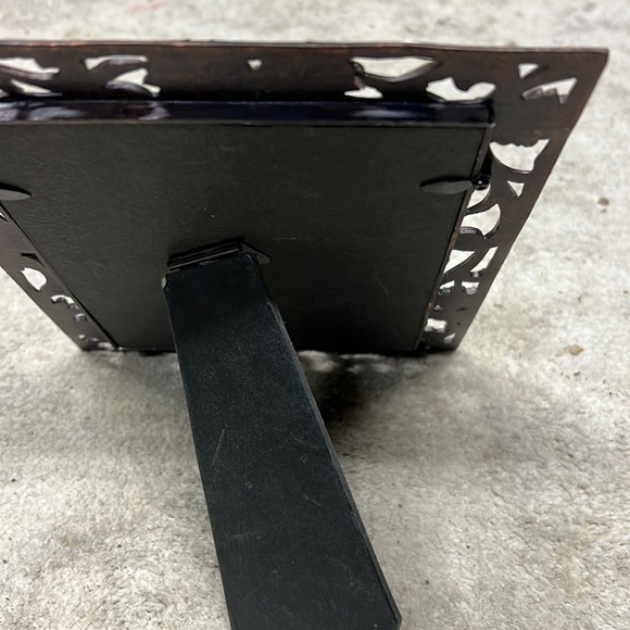 Frame - Picture 3 of 4